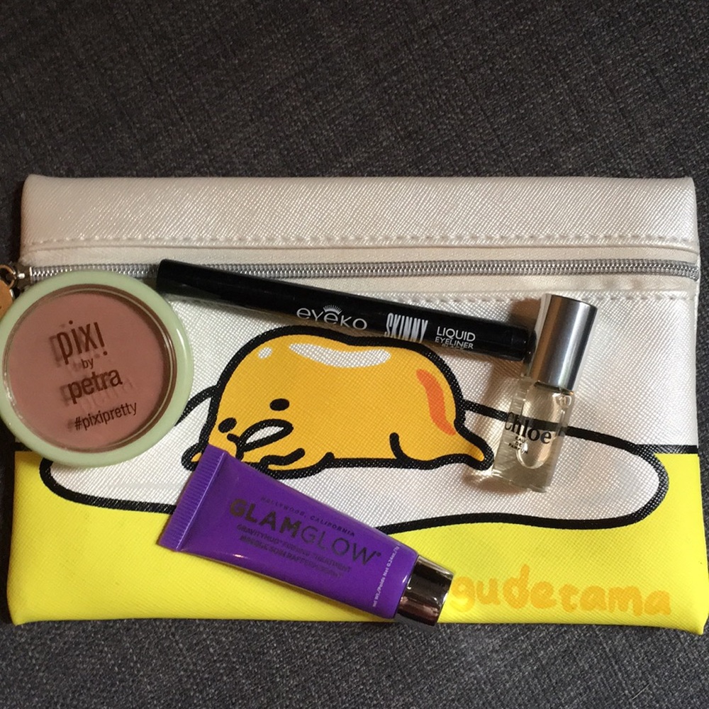 ✨Gudetama Fun Makeup Bag Stocked With Goodies!!✨