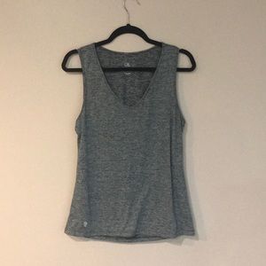 Ellie athletic top with cutout in the back
