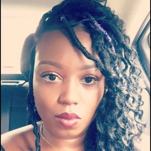 Meet your Posher, Takina