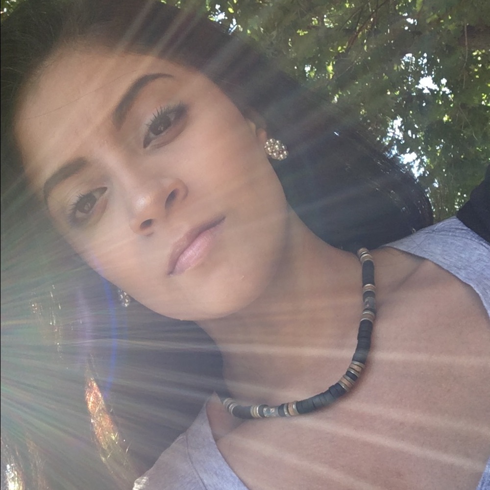 Meet your Posher, Jasmine