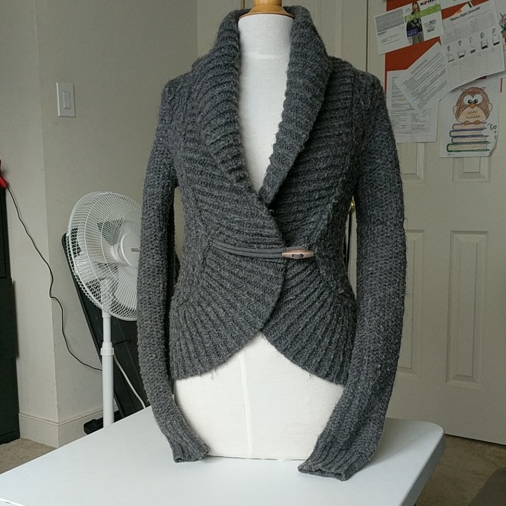 AEO Gray Knit Cardigan Sweater