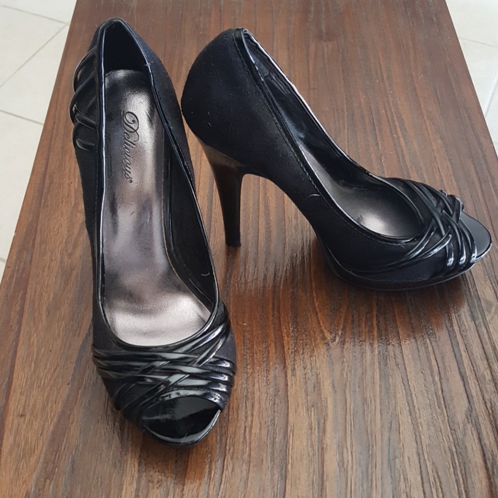 Black platform