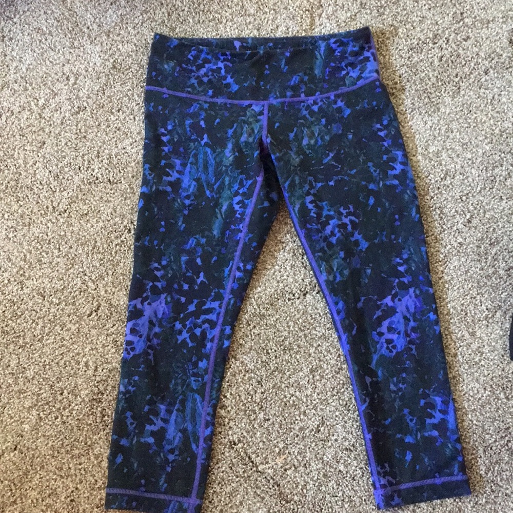 Lululemon pants no signs of wear