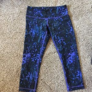 Lululemon pants no signs of wear