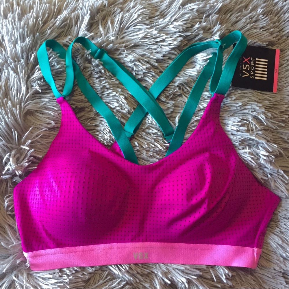 NWT VS Sport Lightweight Sportsbra
