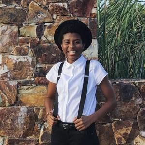 Meet your Posher, Desireé