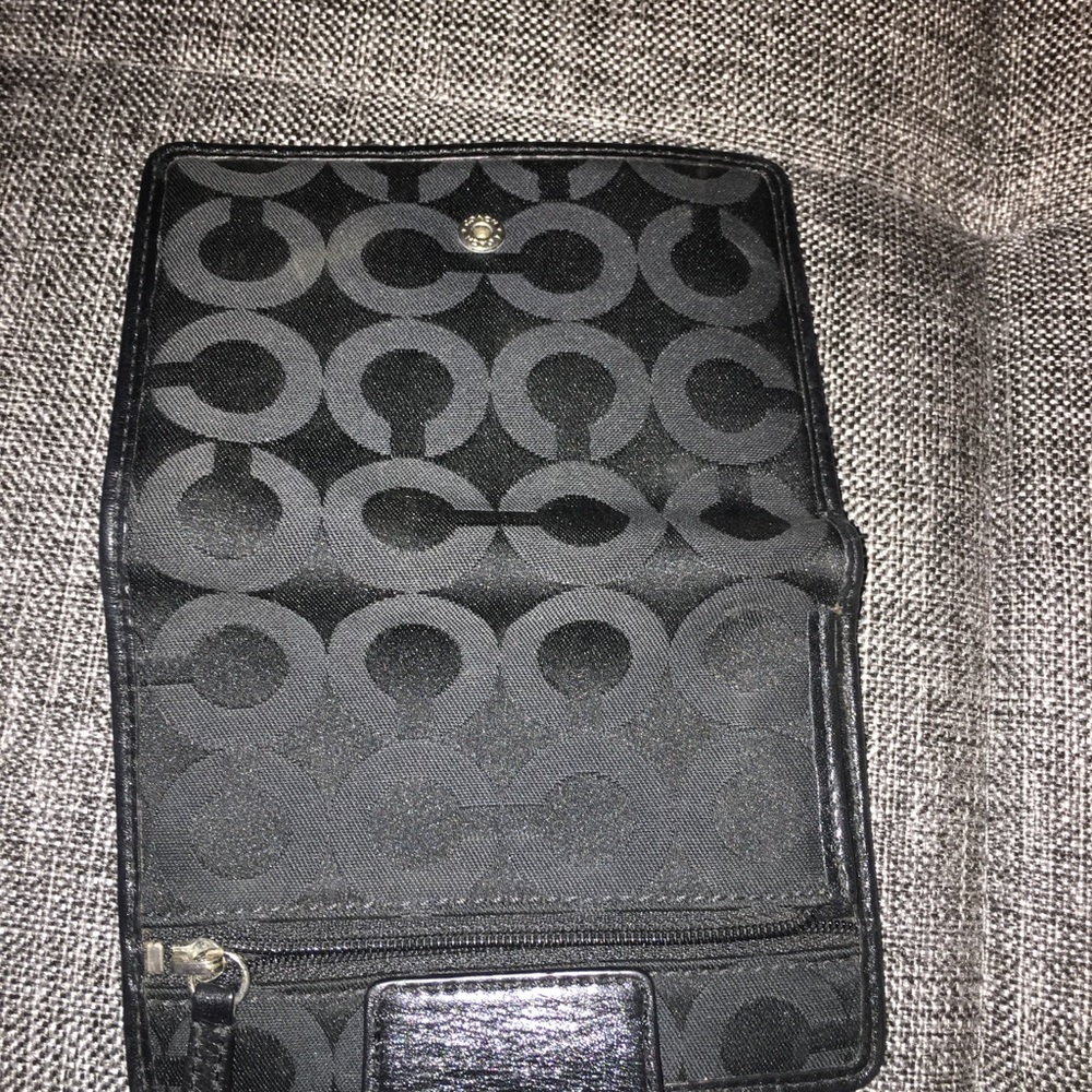 Authentic Coach Bifold Black Satin Jacquard - Picture 5 of 5
