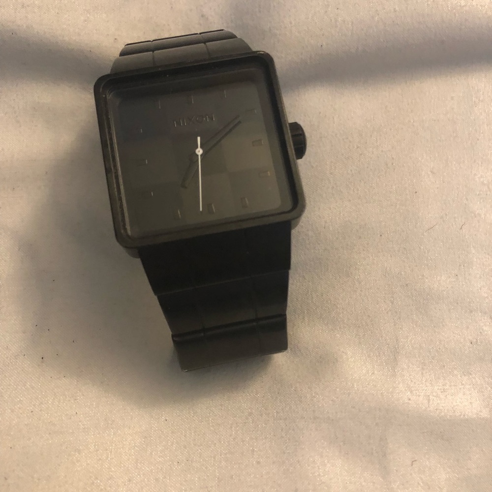 Nixon watch