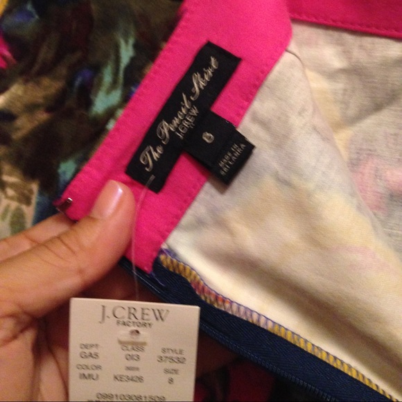 Adorable J Crew Floral Mini Skirt 😌 - Picture 3 of 5