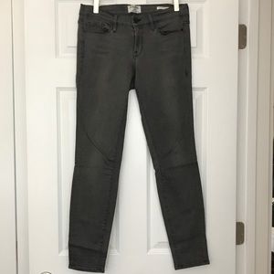 Frame Denim Le Skinny de Jeanne in Med Grey