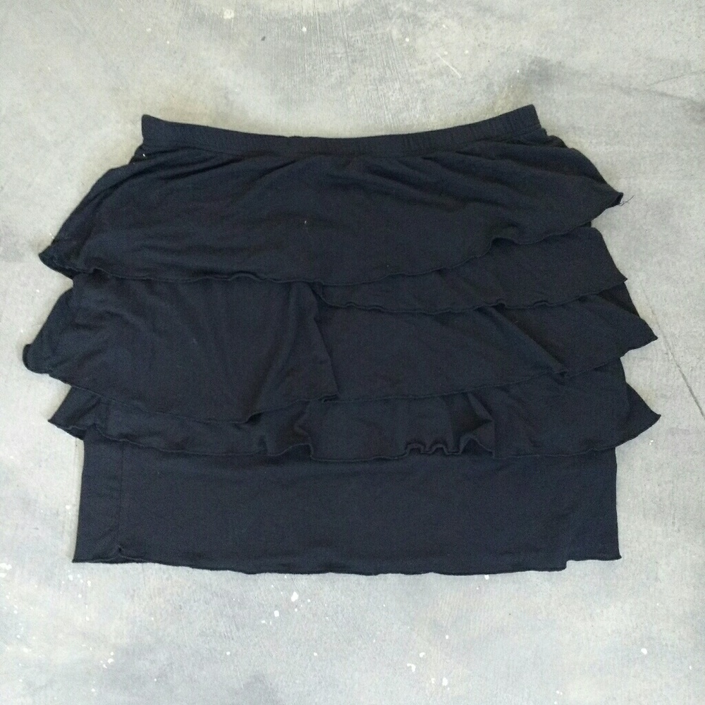 Cute black mini skirt size M