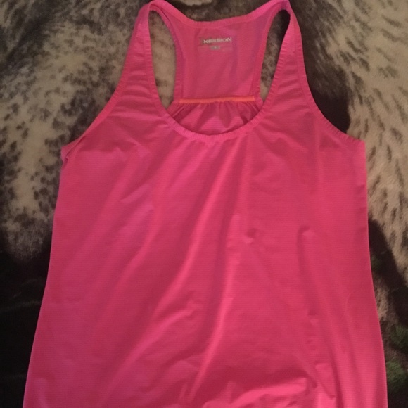 Workout top - Picture 2 of 2