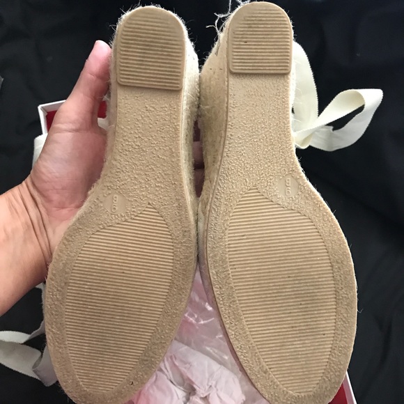 LIKE NEW Coach Mila Wedges size 9 - Picture 3 of 3