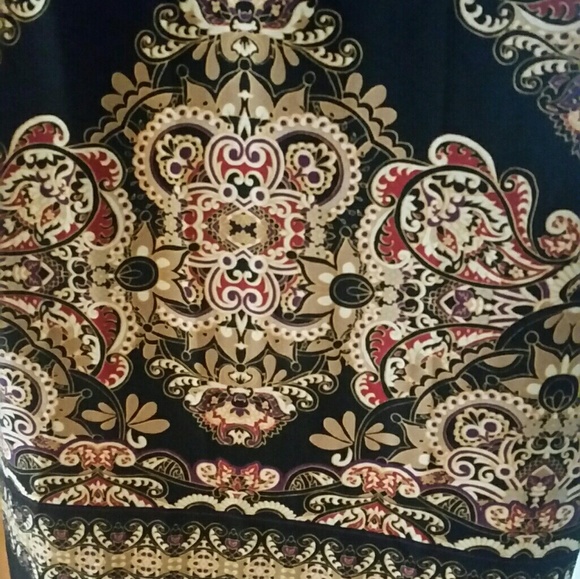 Beautiful dress - Picture 2 of 2