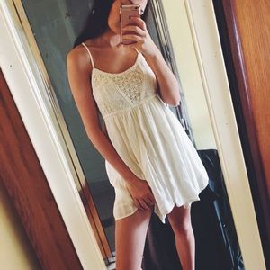 FLOWY SUNDRESS