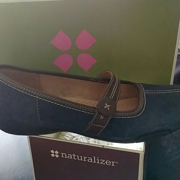 Shoes - Picture 1 of 4