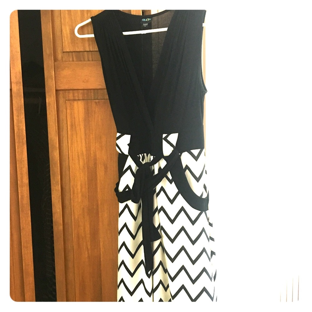 Olian Maternity dress, size m