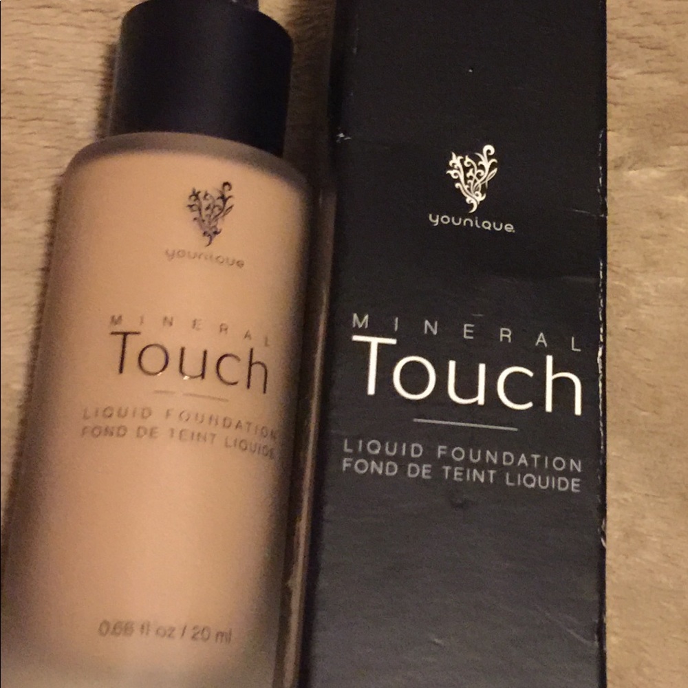 Younique mineral touch liquid foundation