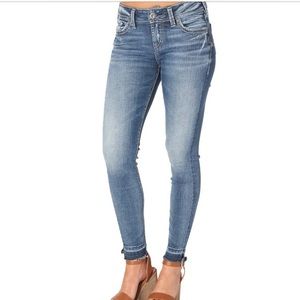 Silver Jean Co Skinny Distressed Jean 29 waist