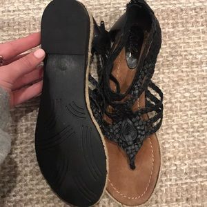 Cute zip up shoes!