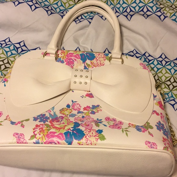 Handbags - Betsy Johnson purse