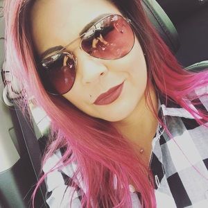 Meet your Posher, Heidi