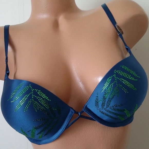 🔵SOLD🔵 Victoria's Secret Bombshell Plunge Bra - Picture 4 of 4
