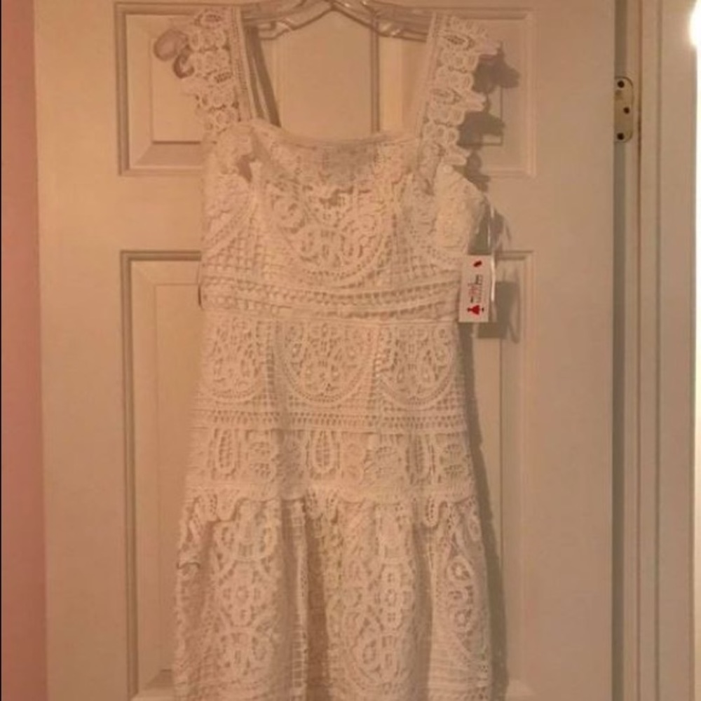 Red Dress Boutique white lace dress