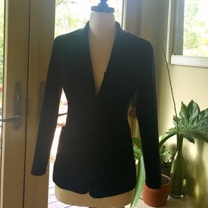 Classic fitted black velvet blazer