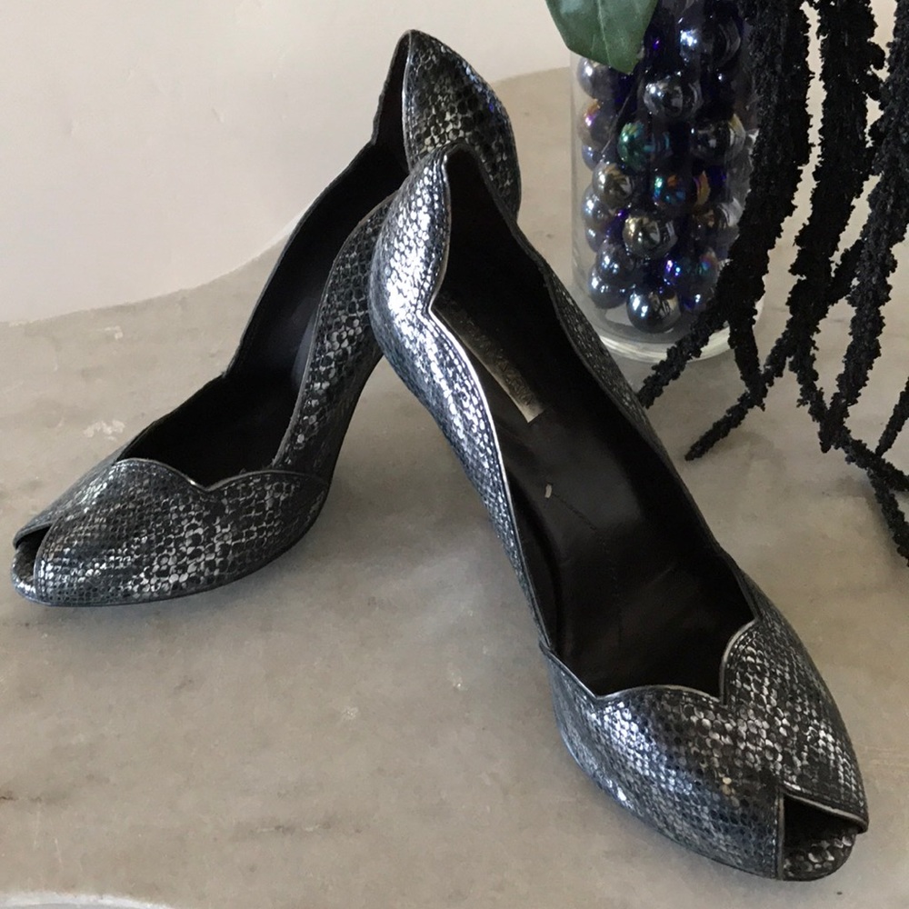 BCGG MAXAZRIA 4" Heels. All leather