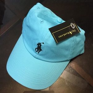 Aqua Polo cap with black pony