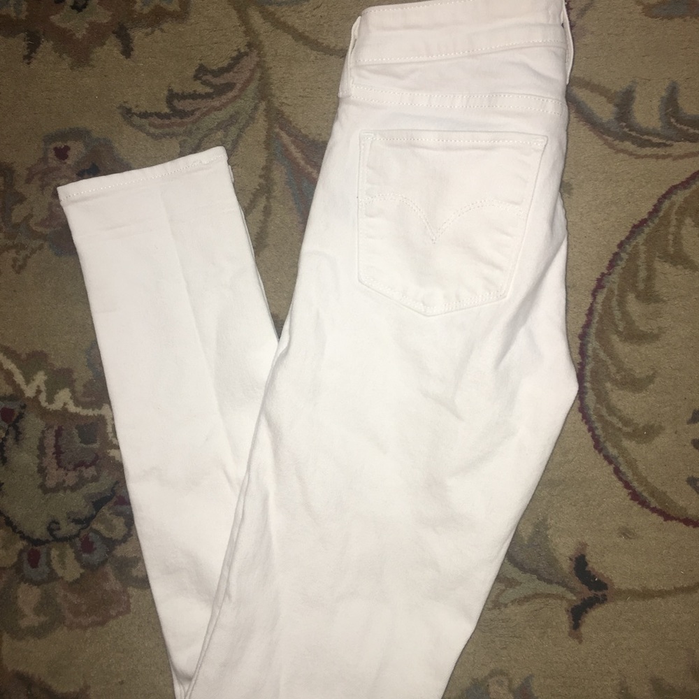 Levi's 711 Skinny white jeans