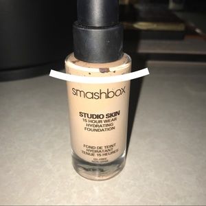 Smashbox Studio Skin Hydrating Foundation