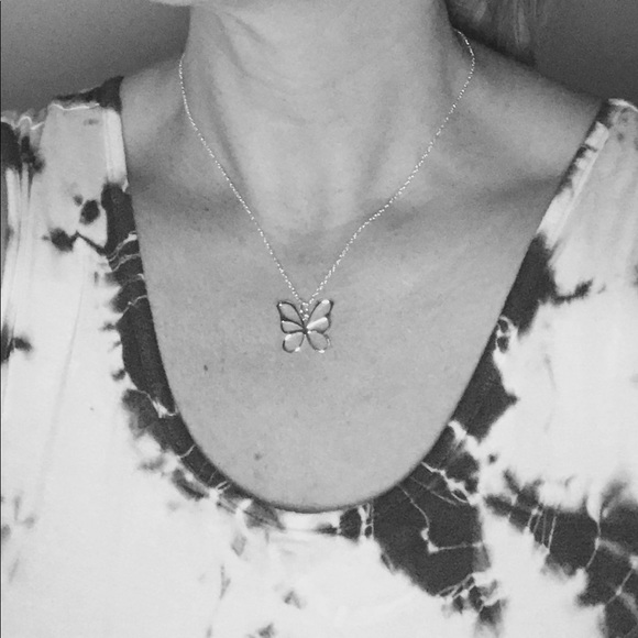 NWOT Silver Butterfly Pendant Necklace - Picture 2 of 2