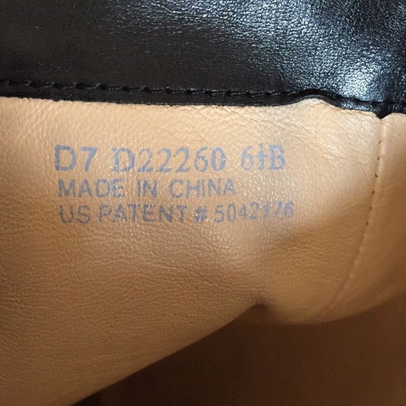 Cole Haan Nike Air heeled boots. Black. Size 6.5B - Picture 5 of 5