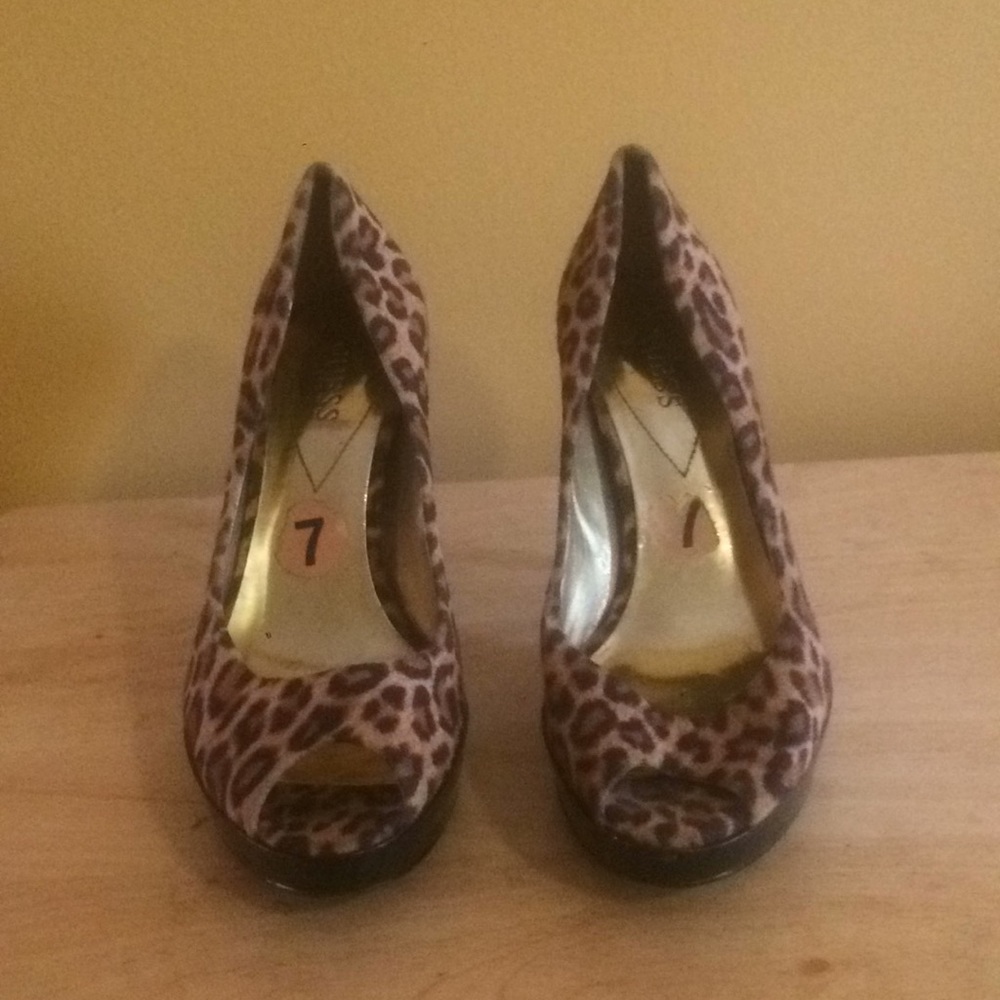Guess Leopard Peep-toe Pumps