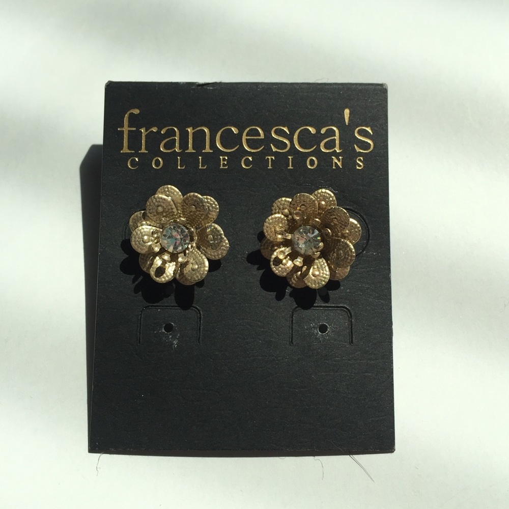 Floral stud earrings