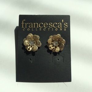 Floral stud earrings