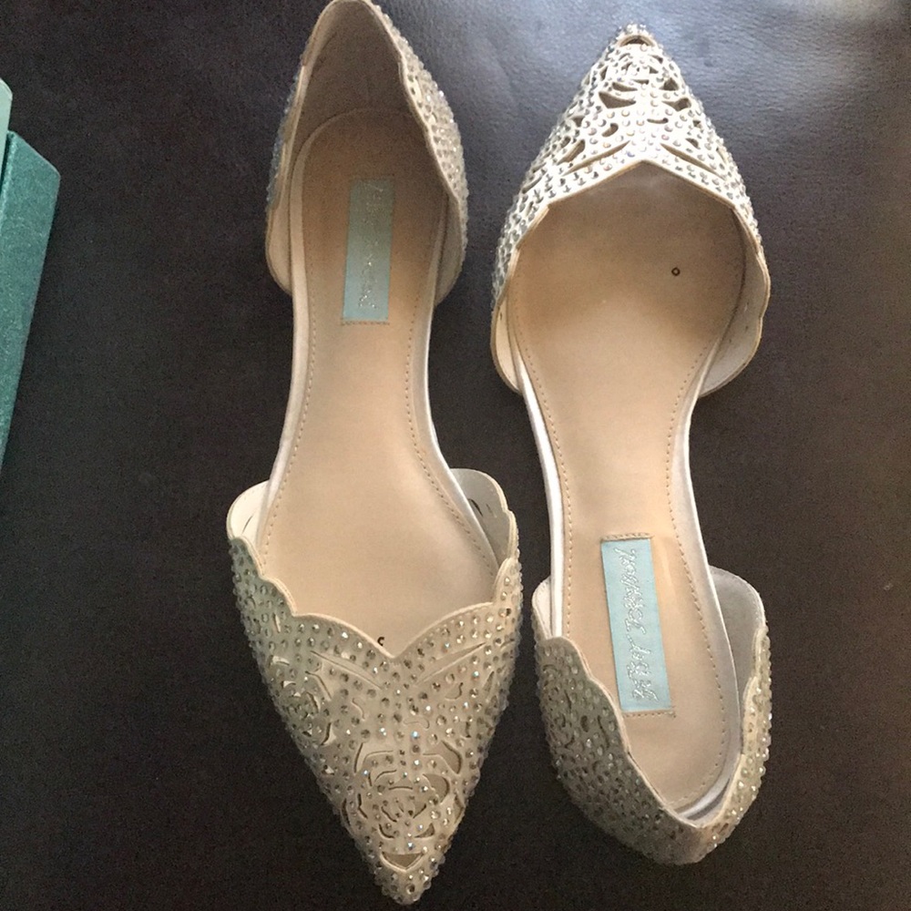 Betsy Johnson wedding flat