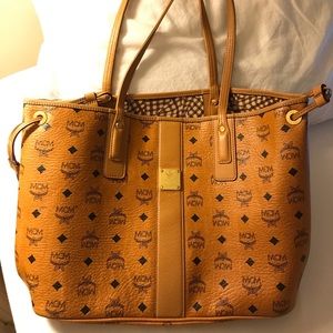 MCM Liz Reversible Medium Visetos Tote Bag, Cognac