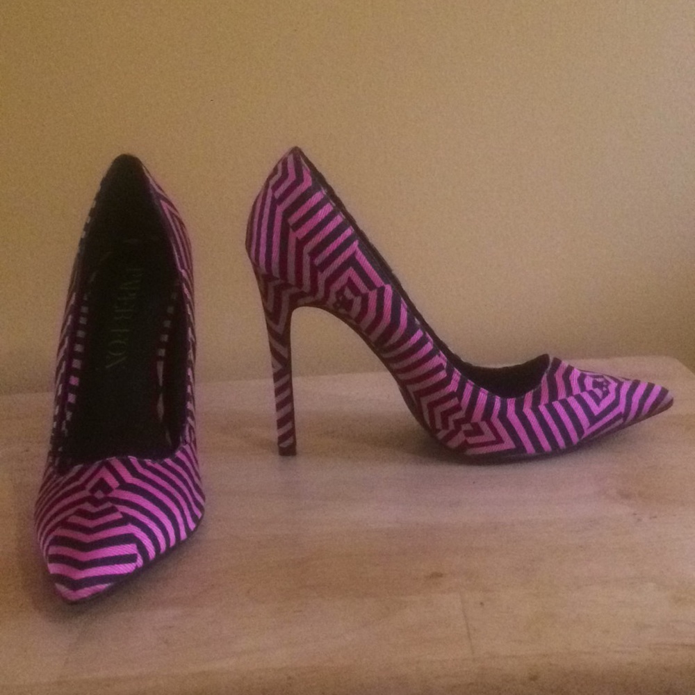 Super Sassy Paper Fox Pointed Pump