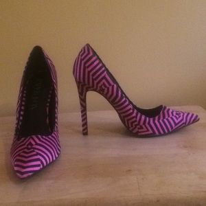 Super Sassy Paper Fox Pointed Pump