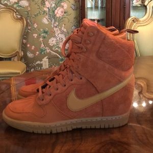 Nike wedge tennis shoes