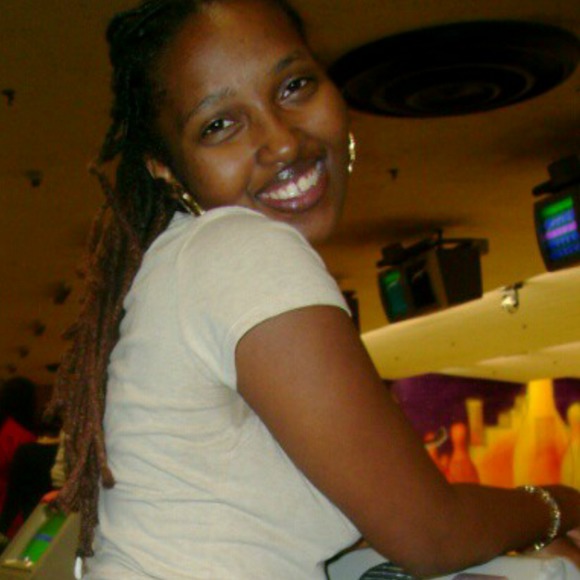 Meet your Posher, Ebony - Picture 1 of 1