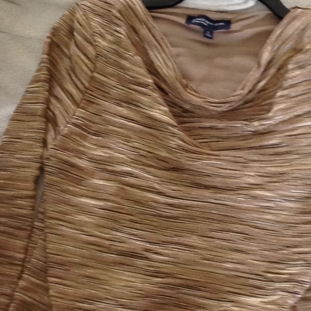 Size M beautiful brown Jones New York top