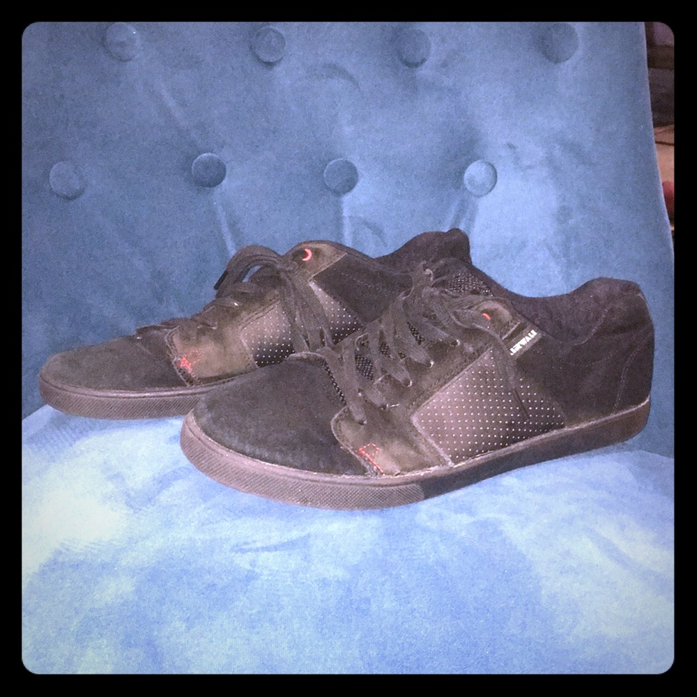 Airwalk suede/leather sneaker, sz 12; GUC