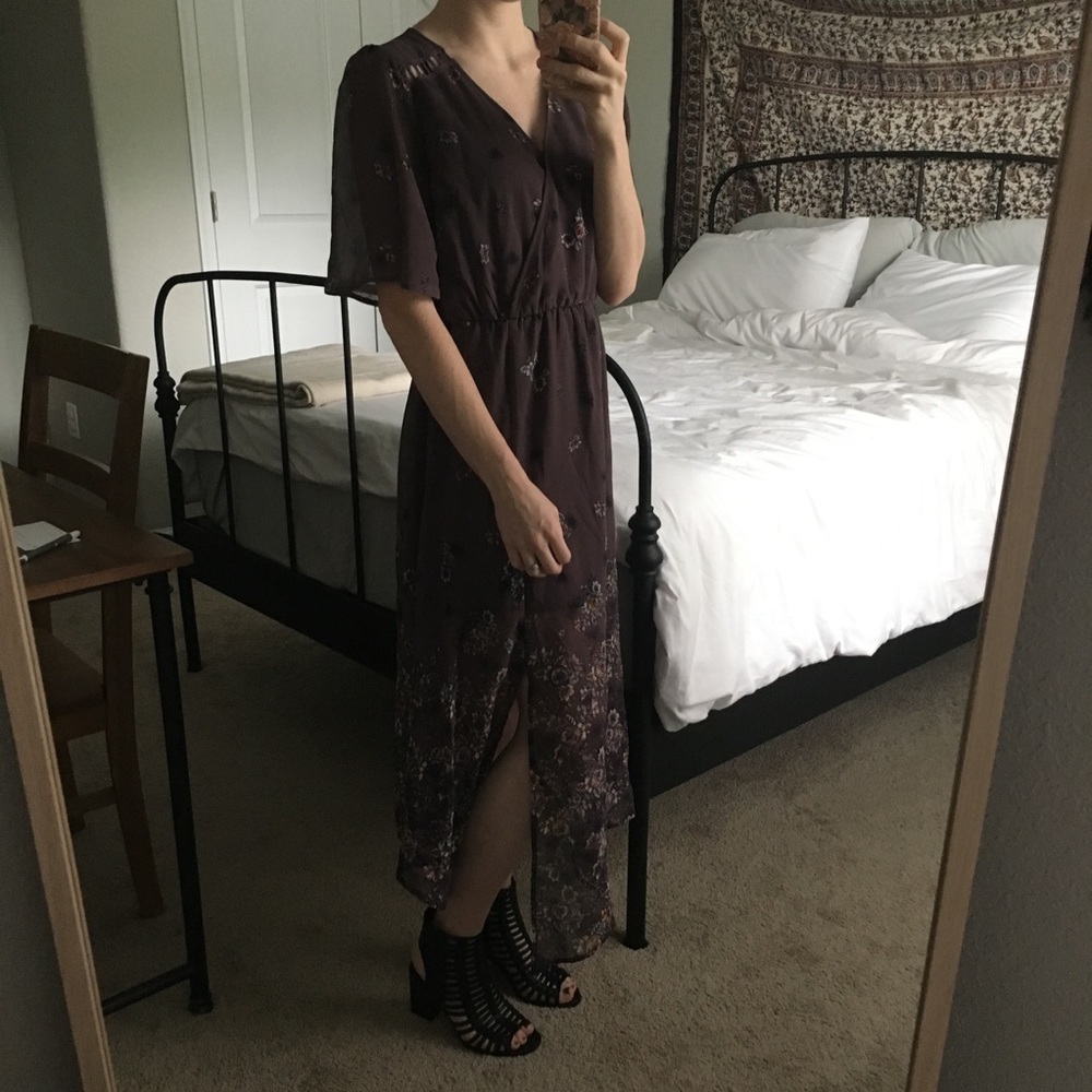 LIKE NEW Floral midi dress