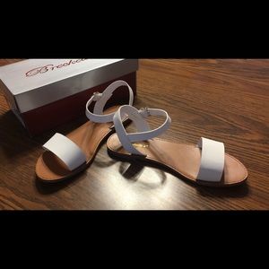 Breckelle's white sandals