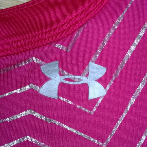 2 women's UNDER ARMOUR workout tops. MEDIUM - Picture 3 of 8