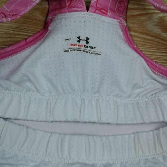2 women's UNDER ARMOUR workout tops. MEDIUM - Picture 7 of 8